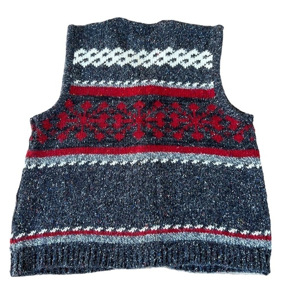 VTG St John’s Bay Fair Isle Snowflake Sweater Vest Red Gray Wool Blend XL Taiwan - Picture 5 of 12